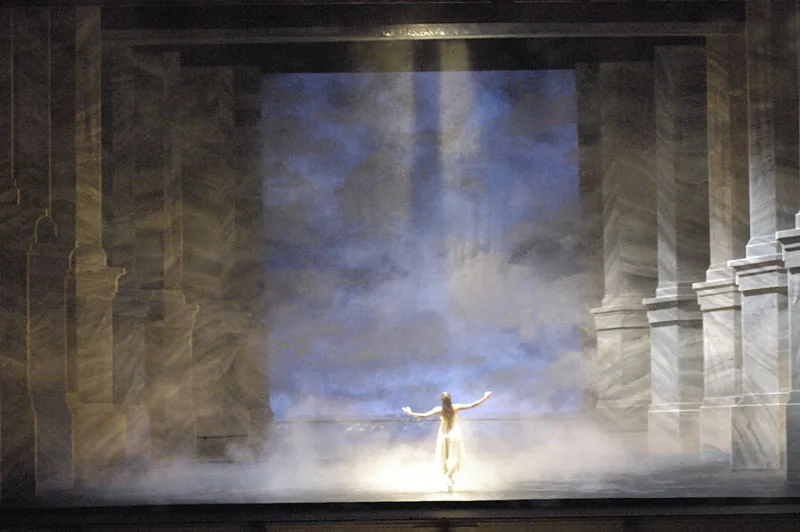 Sculptural ballet build